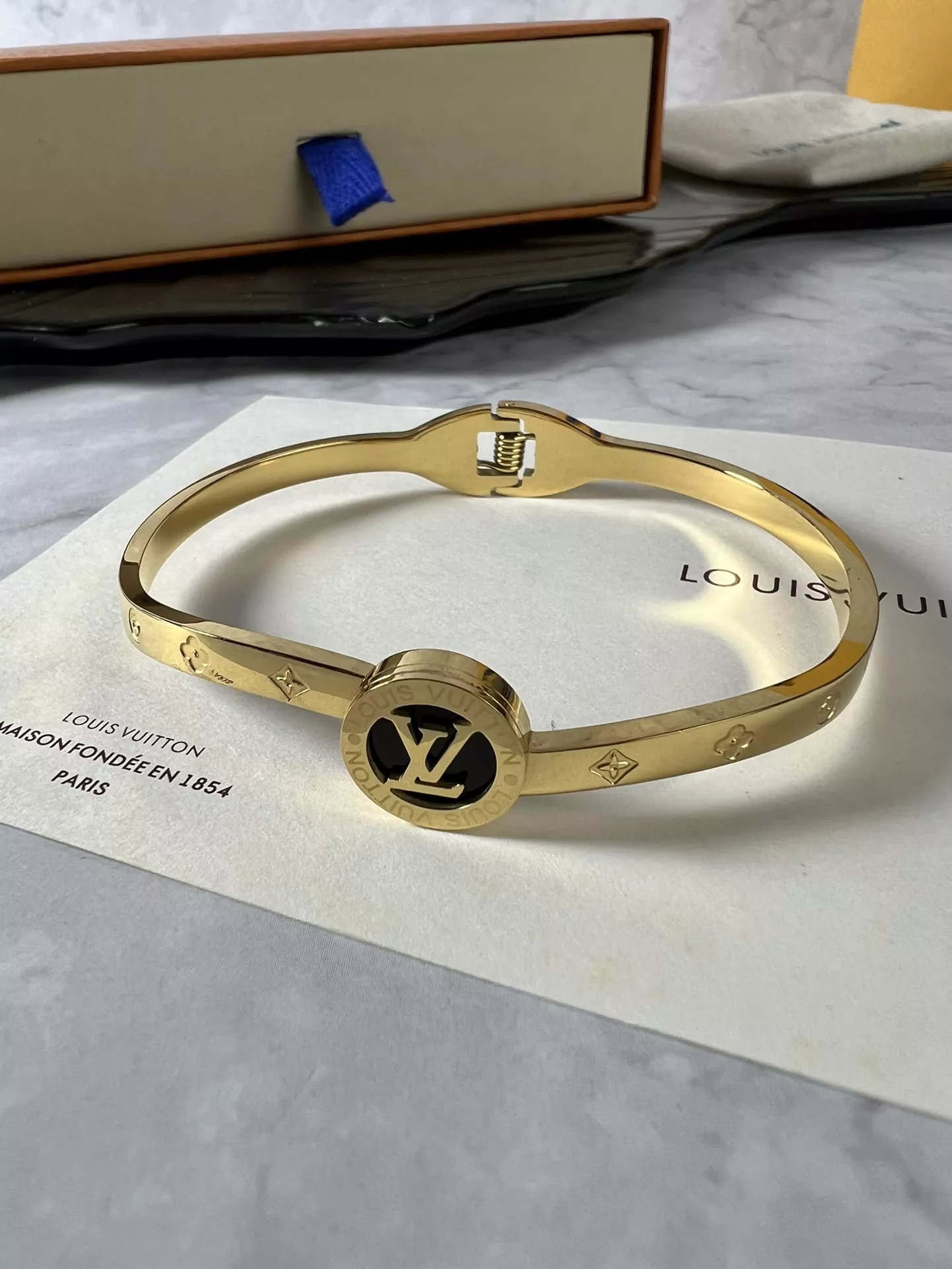 louis vuitton lv bracelets s_12b1073